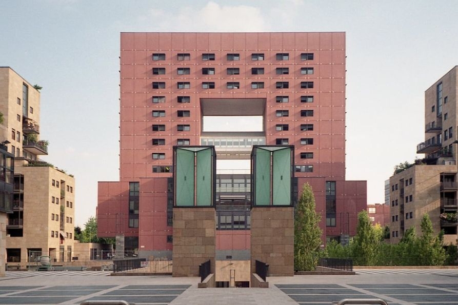 consulta AL-gregotti-893x595