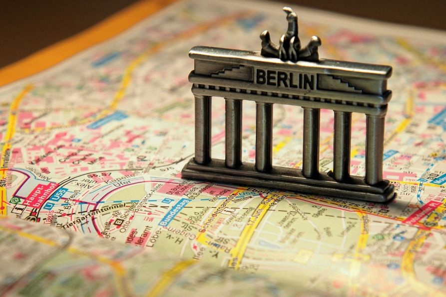 consulta AL-premio berlino 2025-893x595